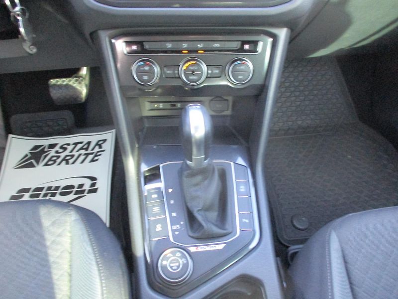 Volkswagen Tiguan 2.0TDi*4x4*7DSG*NAVI*T.ZAŘ - fotka 17 z 51