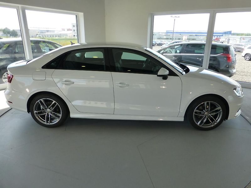 Audi A3 (2013) 2,0TDI-110KW**NAVIGACE**PARK.S - fotka 4 z 24