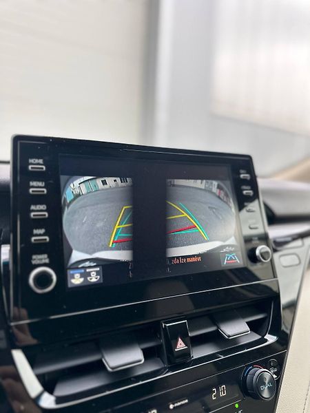 Toyota Camry (2021) 2.5 HEV EXECUTIVE AUTOMAT - fotka 37 z 37
