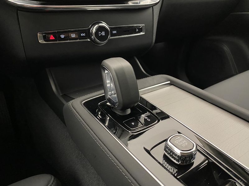 Volvo XC90 T8 AWD RECHARGE REZERVACE - fotka 25 z 59