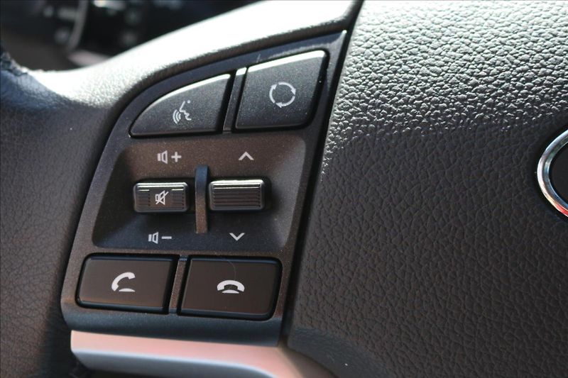Hyundai Tucson 1,6 ČR,4x4, Automat - fotka 20 z 53