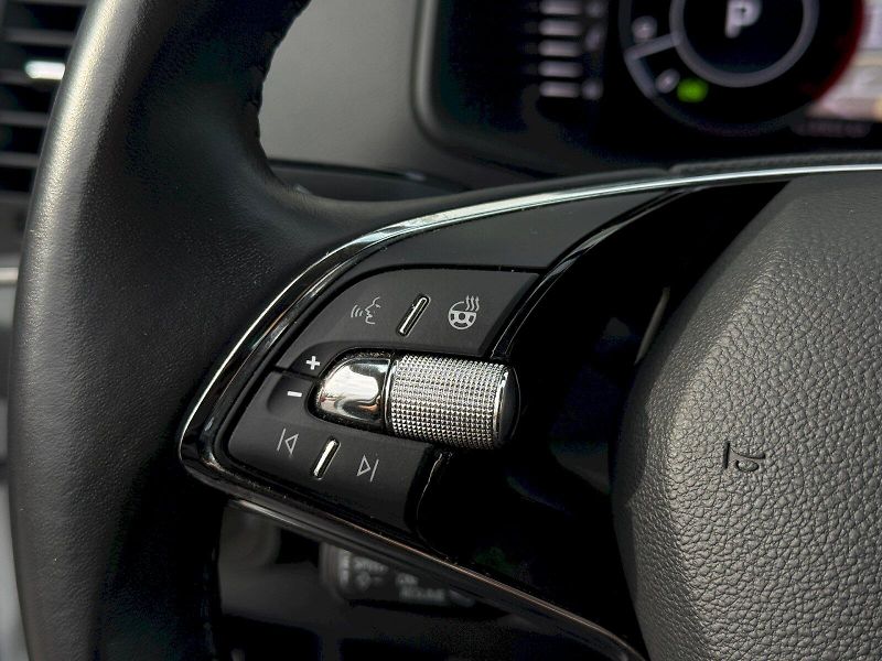 Škoda Karoq (2021) 1.5 TSI 110 kW DSG Style Plus - fotka 12 z 26