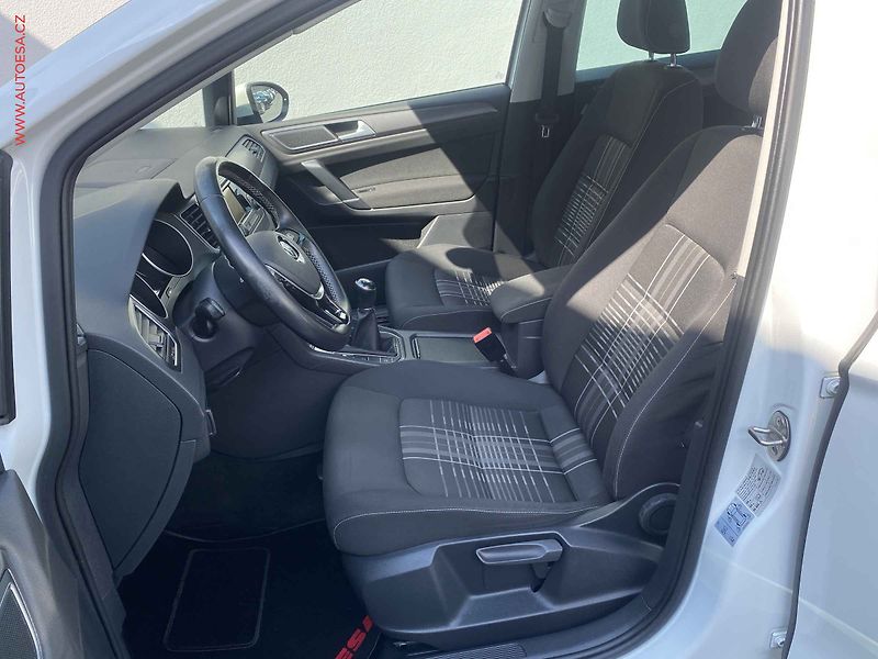 Volkswagen Golf Sportsvan (2015) 1.2 TSi, Lounge, STK6/28 - fotka 9 z 17