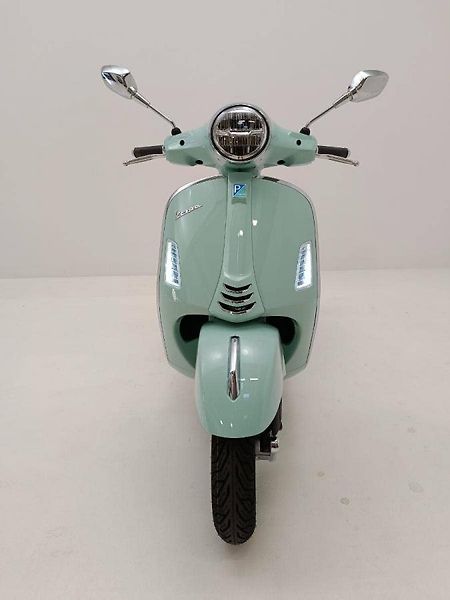 Vespa GTS 125 (2026) Verde Amabile E5+ - fotka 8 z 15