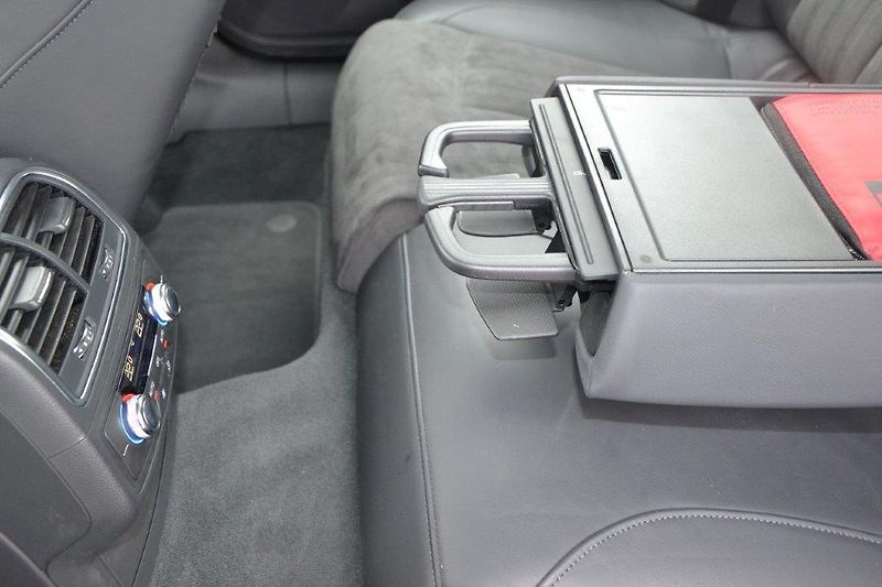 Audi A6  Avant 3.0 TDI 200 kW quattro  - fotka 24 z 49