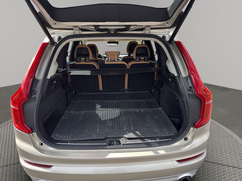 Volvo XC90 (2015) D5 AWD MOMENTUM AUT CZ - fotka 20 z 30