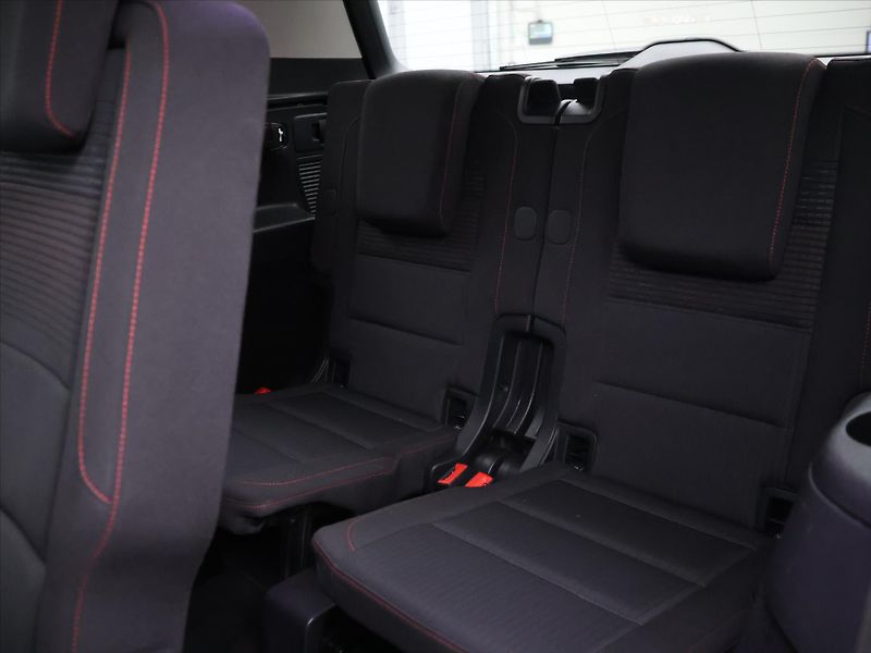 Volkswagen Touran 2,0 TDI 110kW DSG Sound 7-Míst - fotka 16 z 34