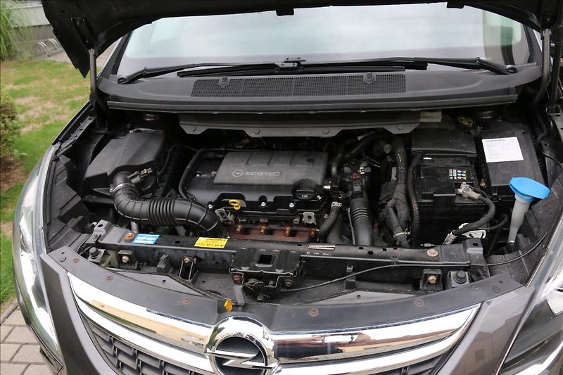 Opel Zafira 1,4 Tourer, Turbo, DSG, 7míst - fotka 37 z 38