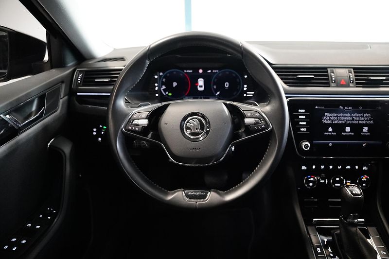 Škoda Superb - fotka 18 z 27