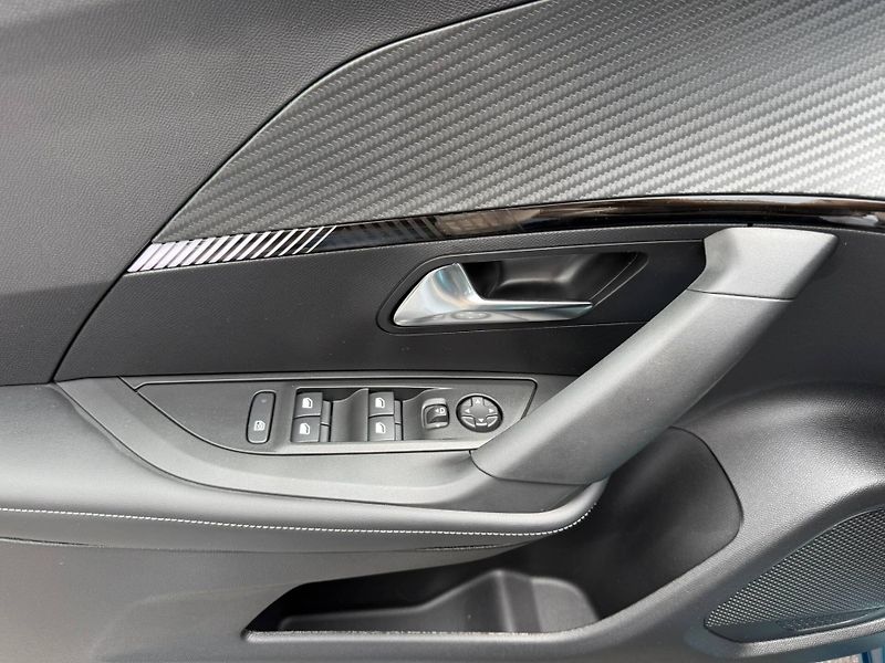 Peugeot 2008 (2026) ALLURE Hybrid  1,2 145 e-DCS6 - fotka 22 z 22