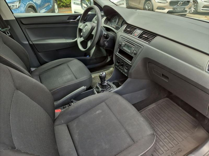 Škoda Rapid 1,6 TDi - fotka 11 z 14