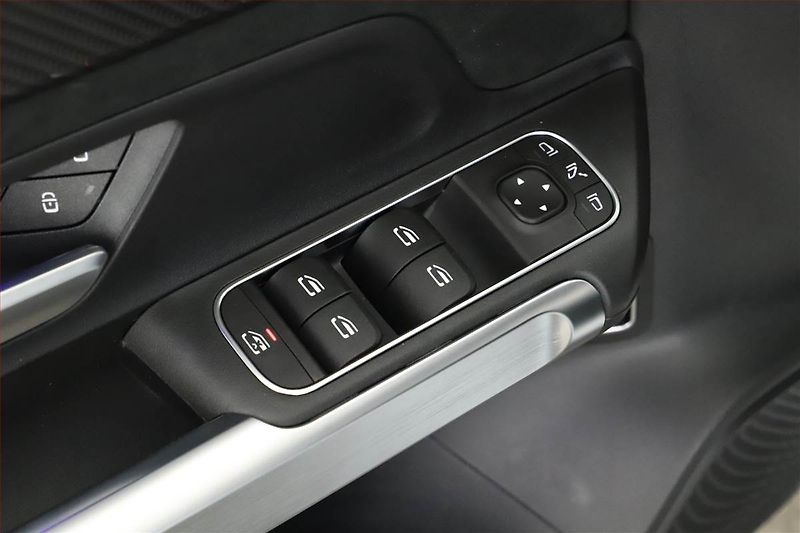 Mercedes-Benz GLB (2025) 200 d - fotka 11 z 20