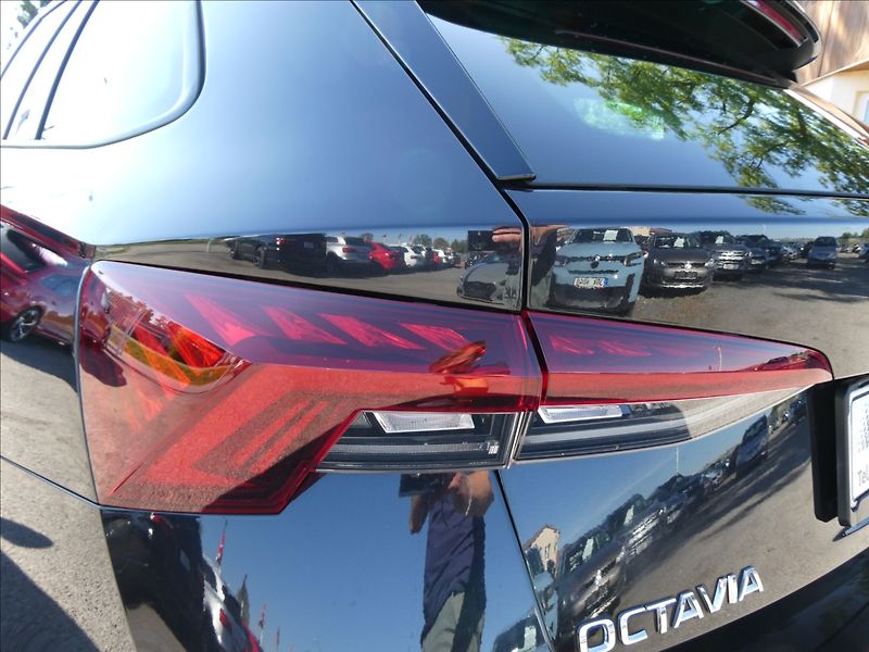 Škoda Octavia 1,5 TSi 110kW DSG 1.majitel - fotka 11 z 51