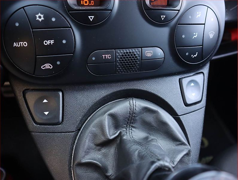 Fiat 500 (2014) Abarth 595, Serv.kniha, Navi - fotka 16 z 17