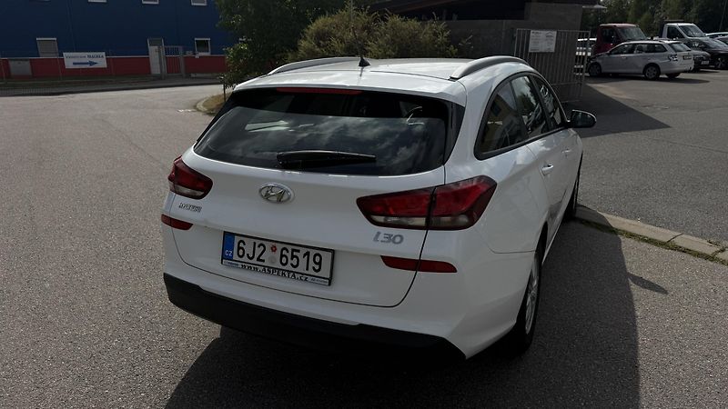 Hyundai i30 (2018) 1.6 CRDI 81KW  - fotka 7 z 19