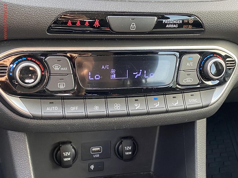 Hyundai i30 (2020) 1.5 T-GDi, 1.maj,ČR, Smart - fotka 17 z 22