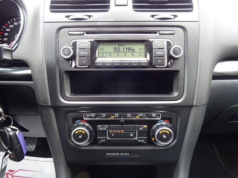 Volkswagen Golf (2009) 1.6i,75kW,1maj,S.kni,klima - fotka 15 z 25