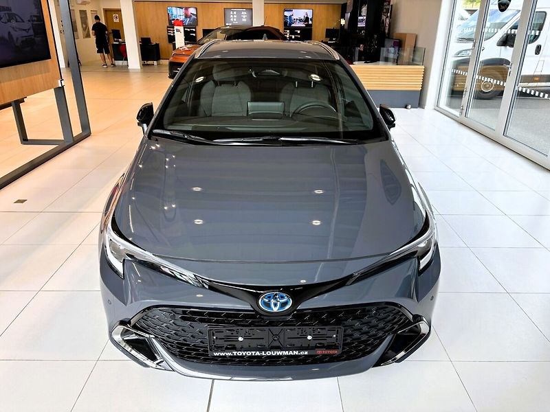 Toyota Corolla 1,8   TS Style HEV - fotka 2 z 9