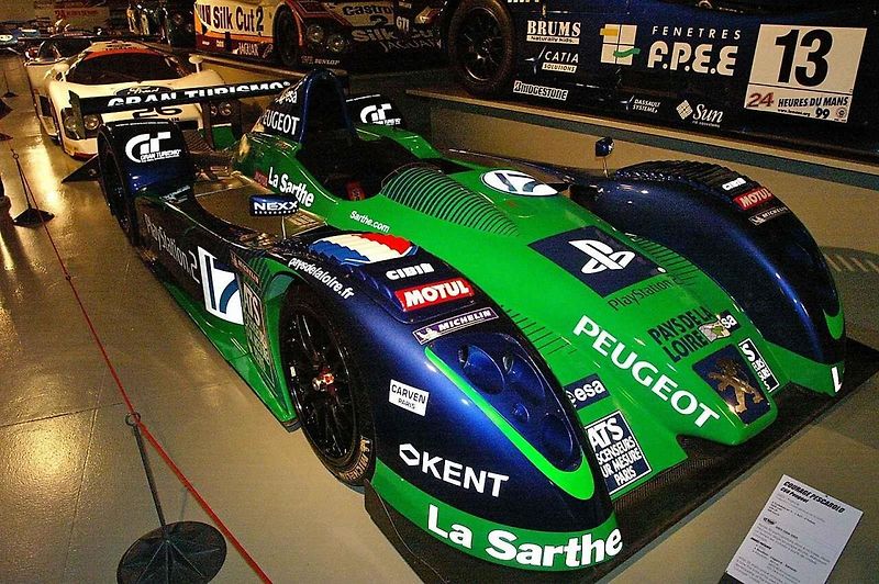 Před nedávnem oslavil 82. narozeniny rekordman v účasti na 24 hodin Le Mans, bývalý pilot F1 a držitel rekordu v letectví, francouzský automobilový závodník Henri Pescarolo. V roce 1984 závodil při Interserii v Mostě.