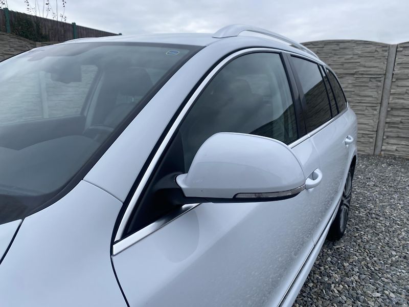 Škoda Superb 2.0TDi 4x4 170PS DSG L+K COMBI - fotka 22 z 158