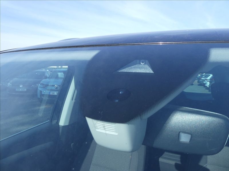 Volkswagen Sharan 2,0 TDi 110kW serviska, závěs - fotka 18 z 50