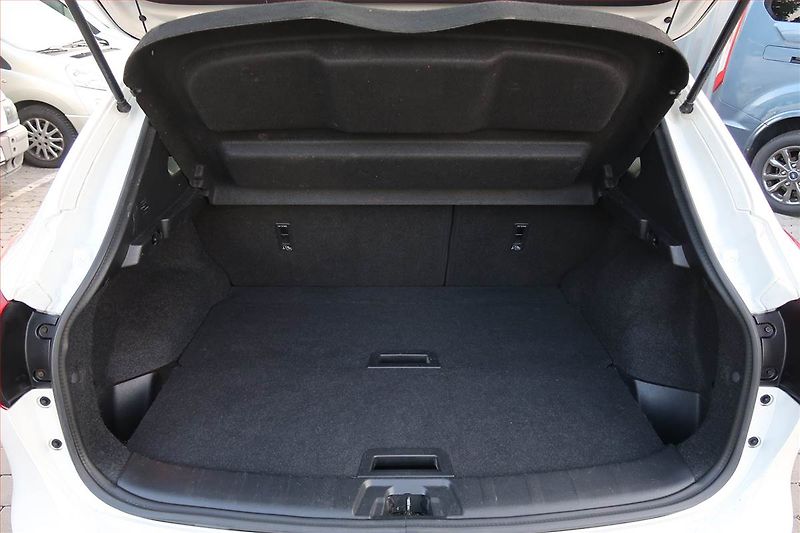 Nissan Qashqai (2017) 1.2 DIG-T, ČR,1.maj - fotka 13 z 17