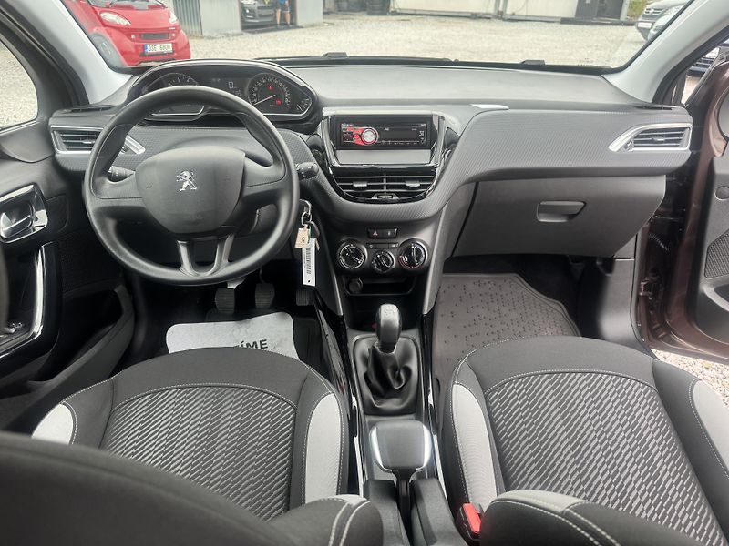 Peugeot 2008 (2013) 1,2(60KW), ČR - fotka 17 z 29