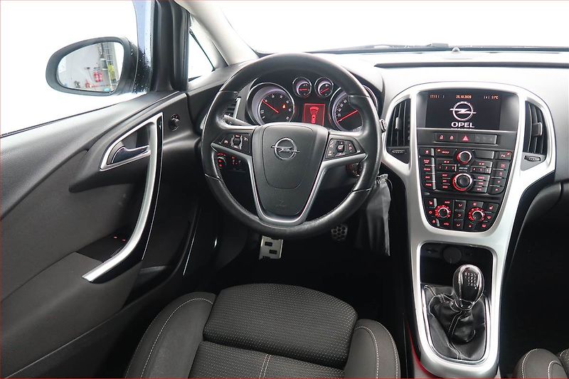 Opel Astra (2012) 1.7 CDTI, po STK, Tažné - fotka 7 z 15