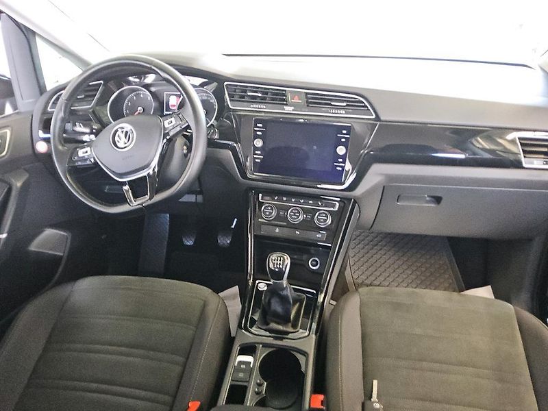 Volkswagen Touran 1.5TSI 110kW Highline TZ 7Mist - fotka 3 z 4