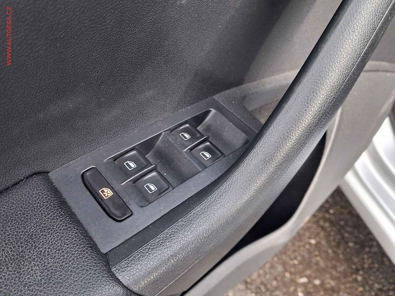 Škoda Octavia (2014) 2.0 TDi, ČR, Elegance - fotka 13 z 18