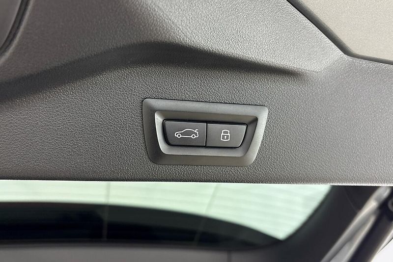 BMW X5 xDrive30d - fotka 14 z 28