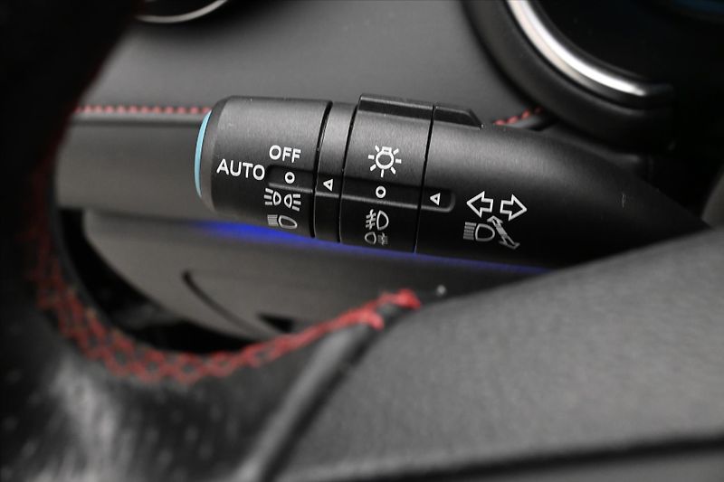 MG EHS 1,5 TGI PHEV 119 kW ELEGANCE Z - fotka 27 z 32