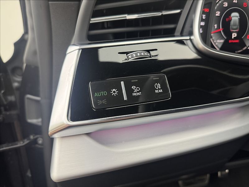 Audi Q8 3,0 S-LINE ZÁRUKA HUD B&O TZ - fotka 9 z 52