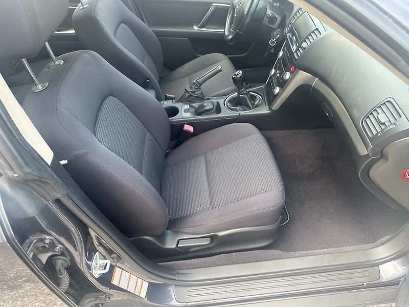 Subaru Outback 2.5i 4x4/127kW/Tempomat - fotka 18 z 22