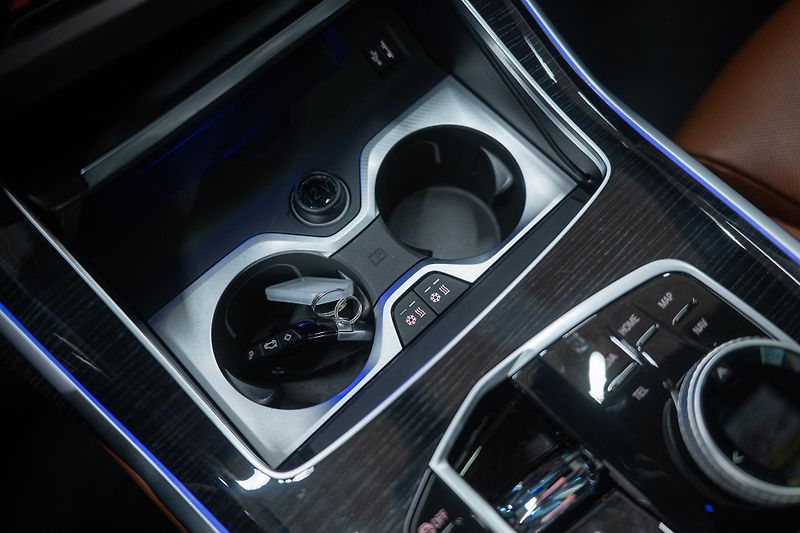 BMW X7 (2024) 40d M-SPORT MASÁŽ NEZÁVISLÉ TZ - fotka 42 z 67
