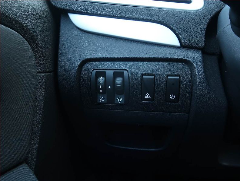 Renault Grand Scénic (2014) 1.5 dCi, po STK, jezdí výborně - fotka 18 z 20