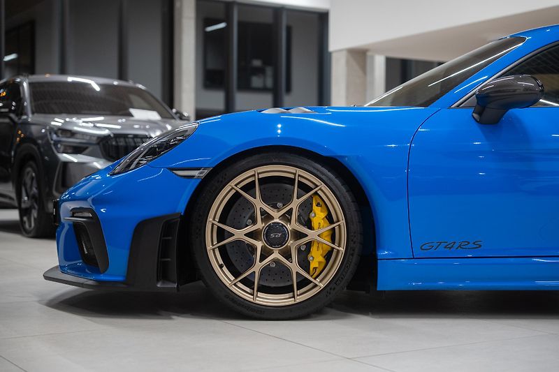 Porsche Cayman (2025) GT4 RS Weissach | PCCB | Lift - fotka 8 z 62