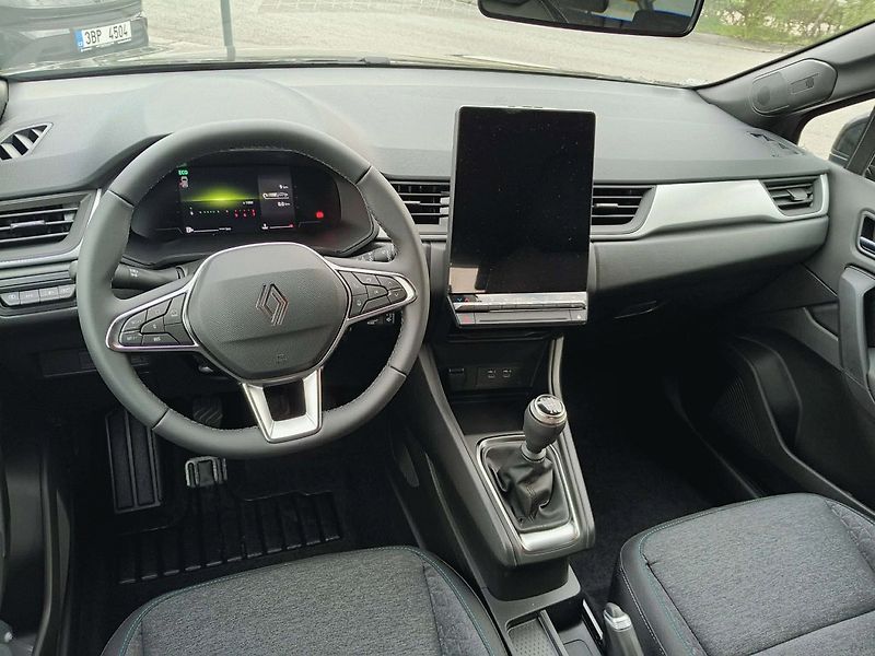 Renault Captur (2026) evolution TCe 115 + zimní pneu - fotka 11 z 23