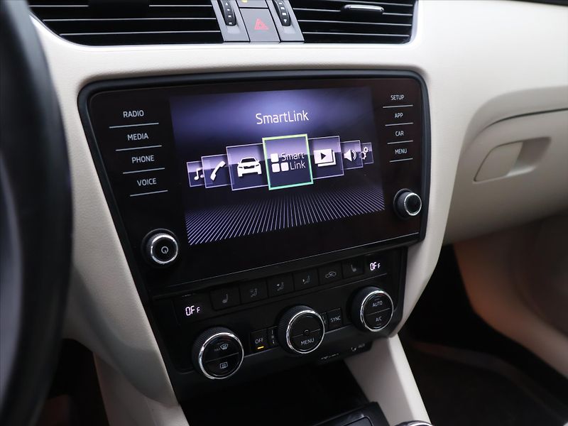 Škoda Octavia 2,0 TDi 110kW Style LED CZ - fotka 16 z 26
