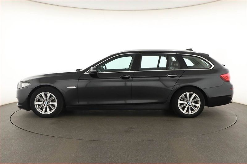 BMW Řada 5 (2016) 525d, Automat, Navi, Bi-Xenony - fotka 3 z 20