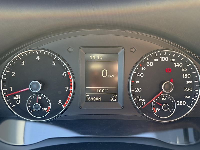Volkswagen Scirocco 1.4 TSI 90KW PANORAMA ROZVODY - fotka 19 z 37