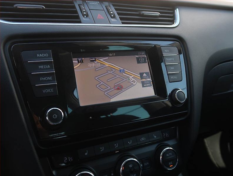 Škoda Octavia (2015) Scout 2.0 TDI, 4X4, Automat - fotka 16 z 20