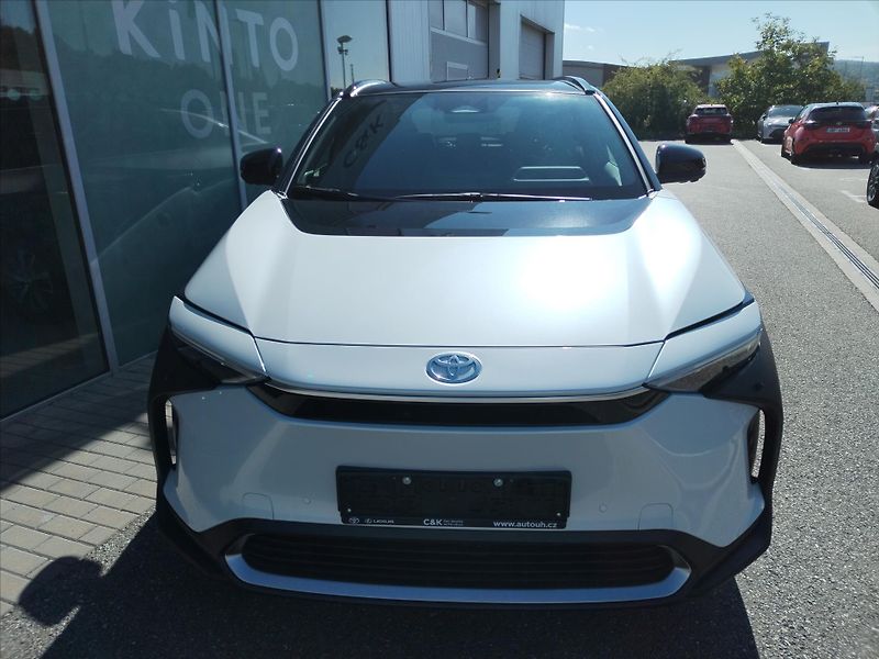 Toyota bZ4X (2025) BEV 71,4 kWh  EXECUTIVE AWD - fotka 2 z 12