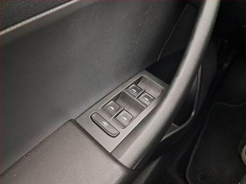 Škoda Rapid (2014) 1.2 TSI, Serv.kniha, Tempomat - fotka 15 z 15