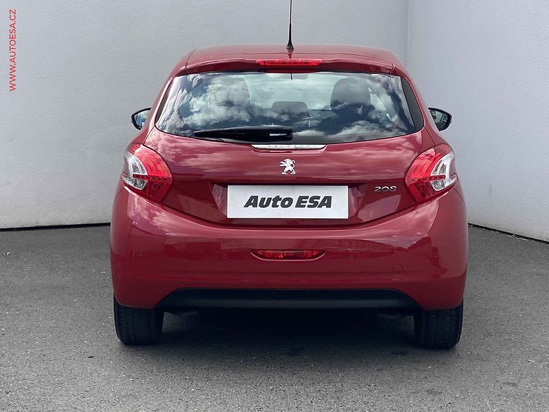 Peugeot 208 (2014) 1.2i, 1.maj,ČR, servis.kniha - fotka 5 z 17