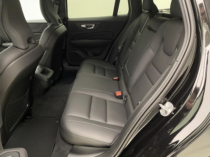 Volvo V60 (2026) B4 AUT BRIGHT PLUS - fotka 6 z 61