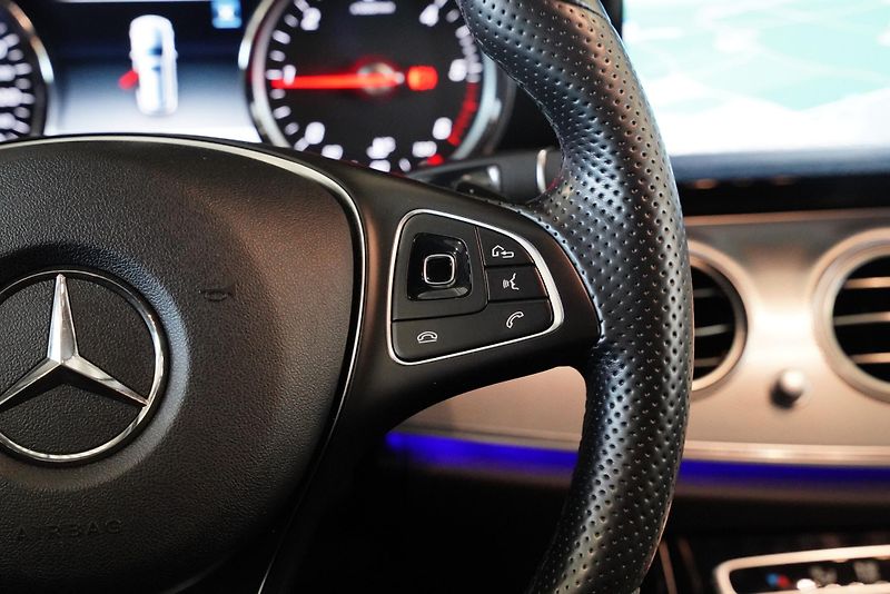 Mercedes-Benz Třídy E - fotka 17 z 37