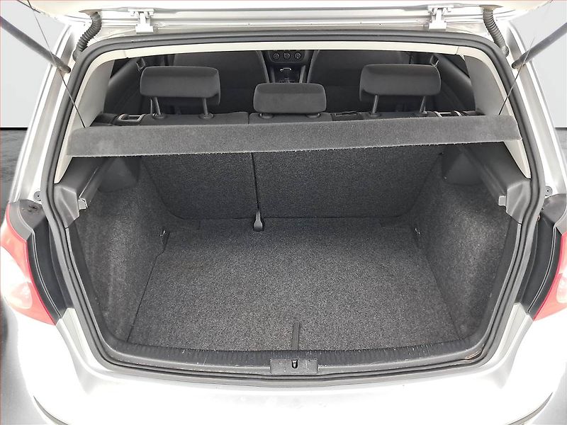 Volkswagen Golf (2008) 1.6, Automat, nová STK - fotka 14 z 17