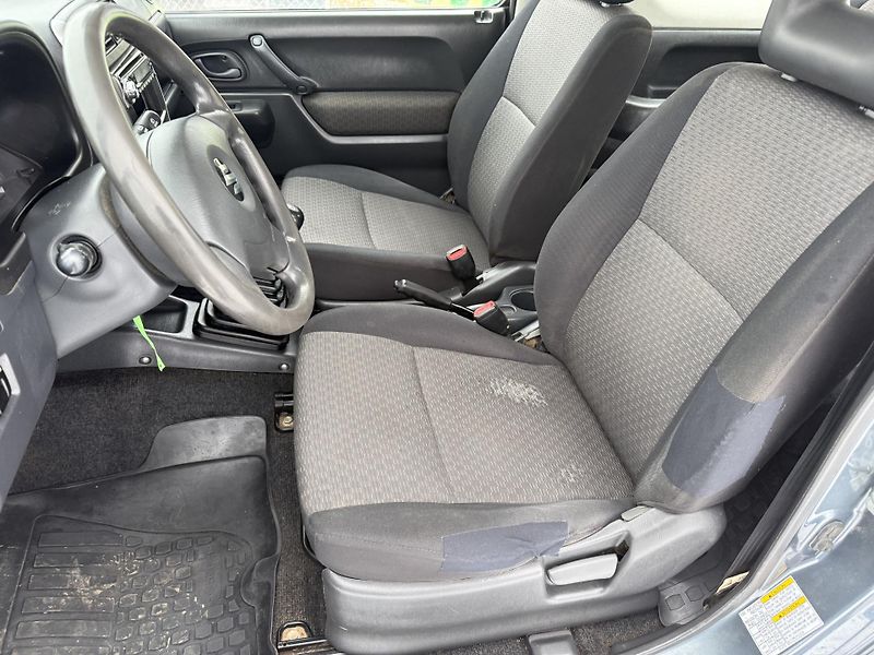 Suzuki Jimny 1,3i 4x4 TAŽNÉ - fotka 11 z 23
