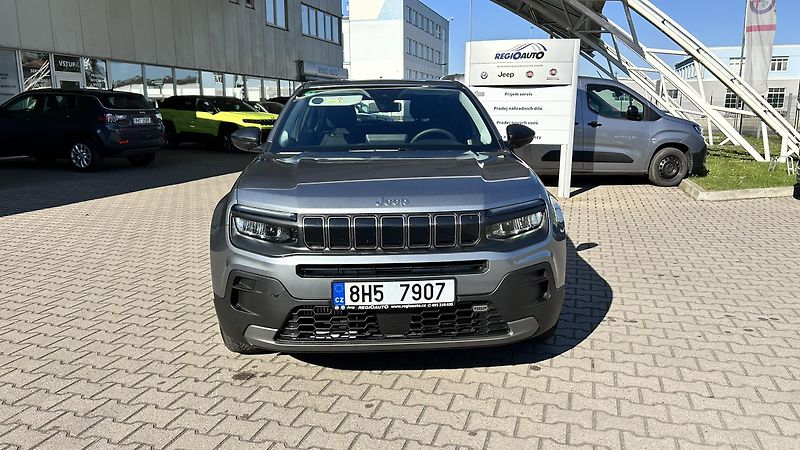 Jeep Avenger 1.2i 100k Longitude AT6 - fotka 2 z 11